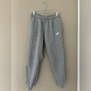 Nike jogger sweatpants. Size: M